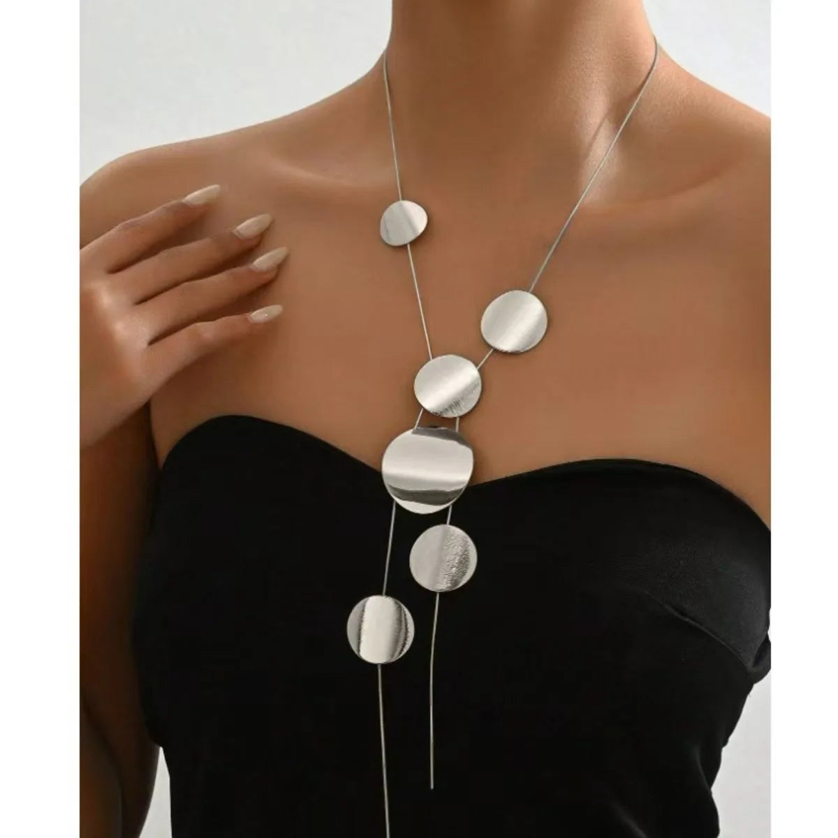Fashion in Europe and The United States Temperament Large Round Piece Long Necklace Women's Personality Simple Collarbone Chain