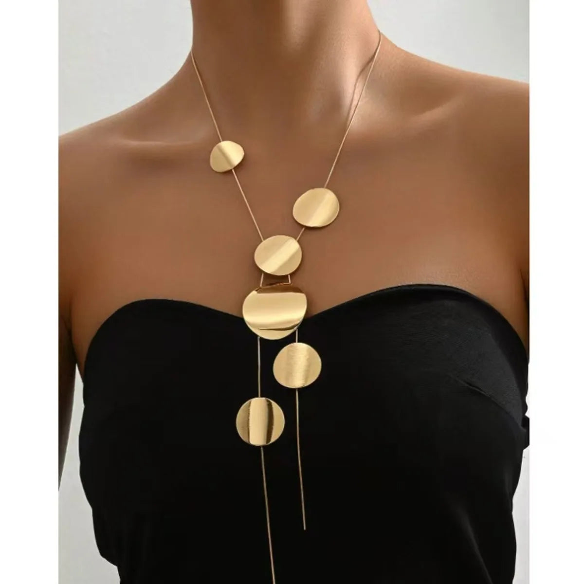 Fashion in Europe and The United States Temperament Large Round Piece Long Necklace Women's Personality Simple Collarbone Chain