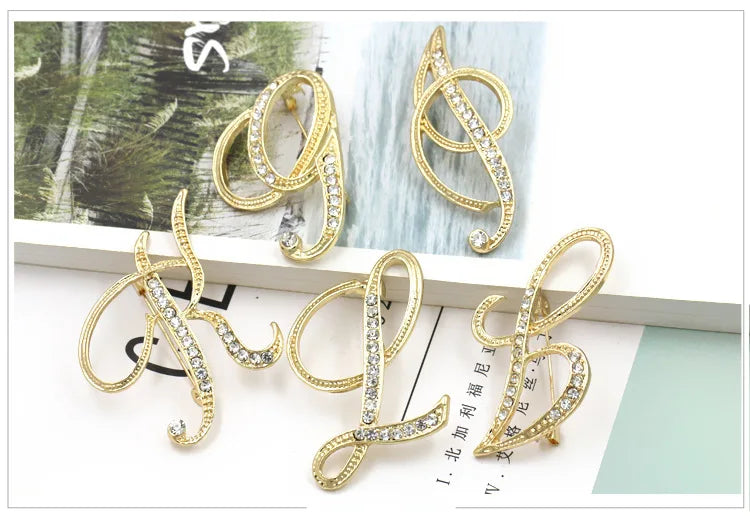 Fashion Design 26 Initial Letters Brooch Pins For Woman Luxury Lapel Pins Crystal Rhinestone Pin Badg Women Brooch Jewelry Gifts