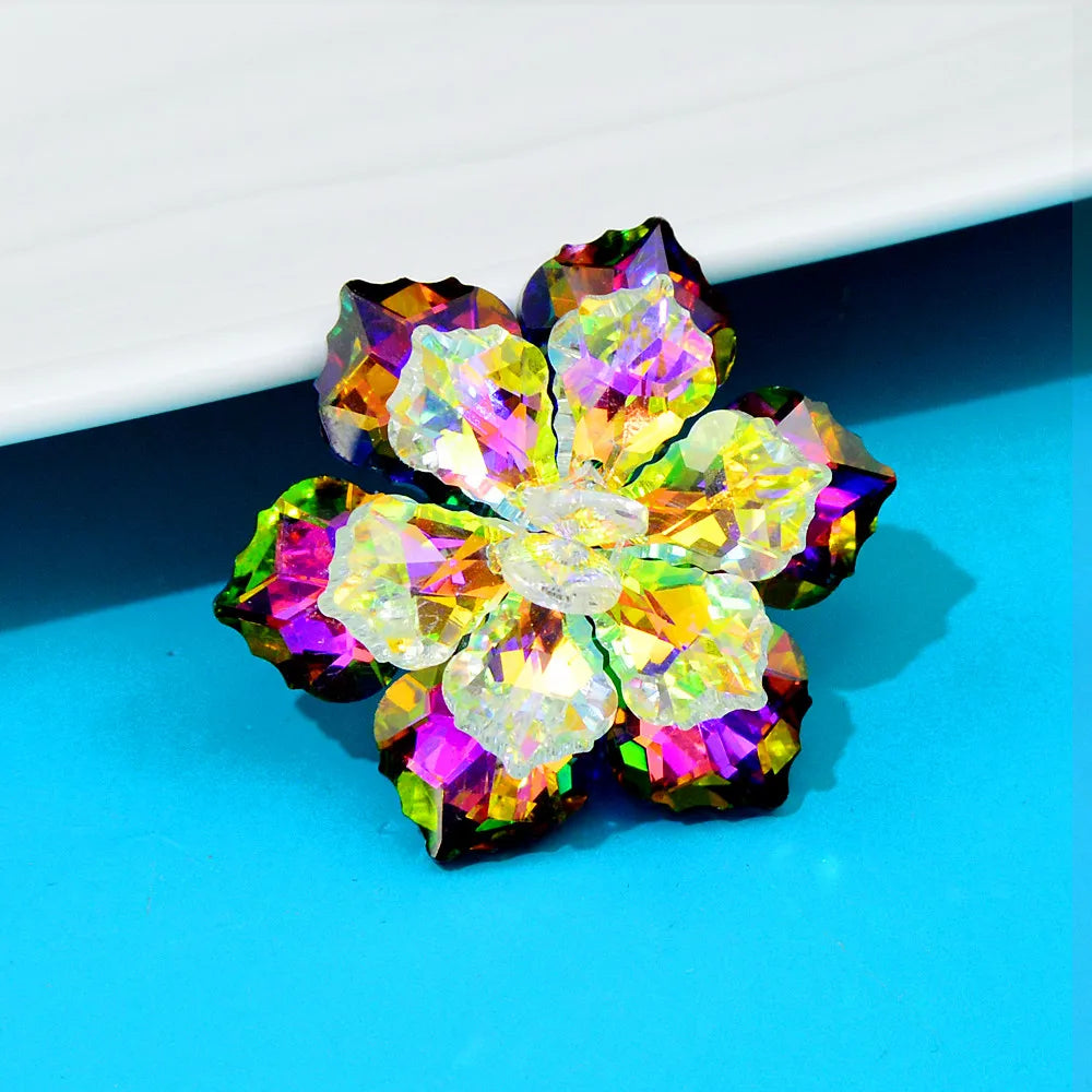 CINDY XIANG Shining Crystal Flower Brooches For Women Handmade Winter Fashion Pin 20 Colors Available Party Accessories