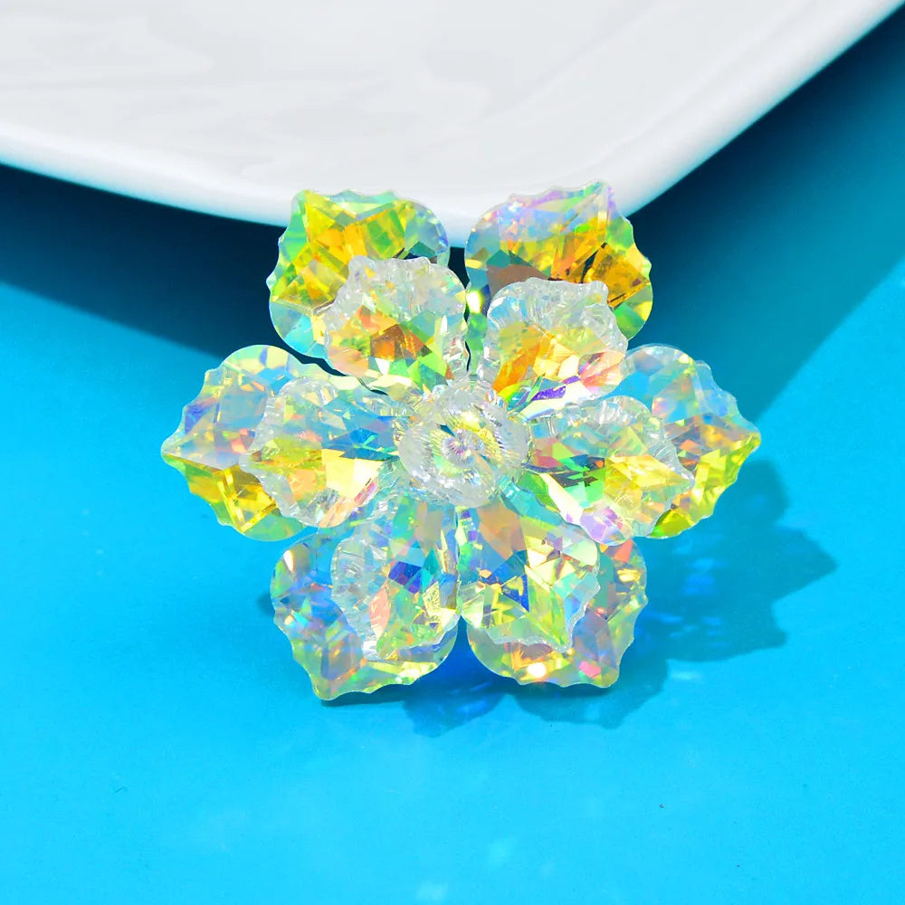 CINDY XIANG Shining Crystal Flower Brooches For Women Handmade Winter Fashion Pin 20 Colors Available Party Accessories