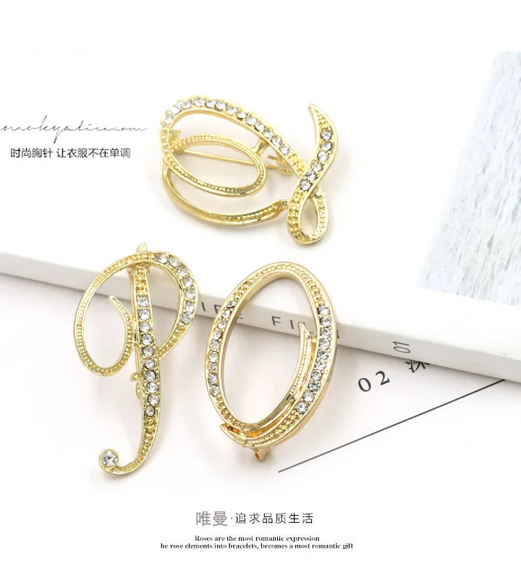 Fashion Design 26 Initial Letters Brooch Pins For Woman Luxury Lapel Pins Crystal Rhinestone Pin Badg Women Brooch Jewelry Gifts