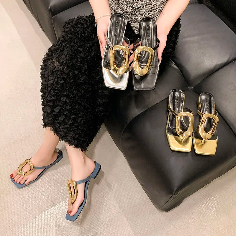 Flats 2024 Women Flip Flops New Summer Casual Slides Beach Ladies Slippers Outside Metal Decoration Female Shoes for Slippers