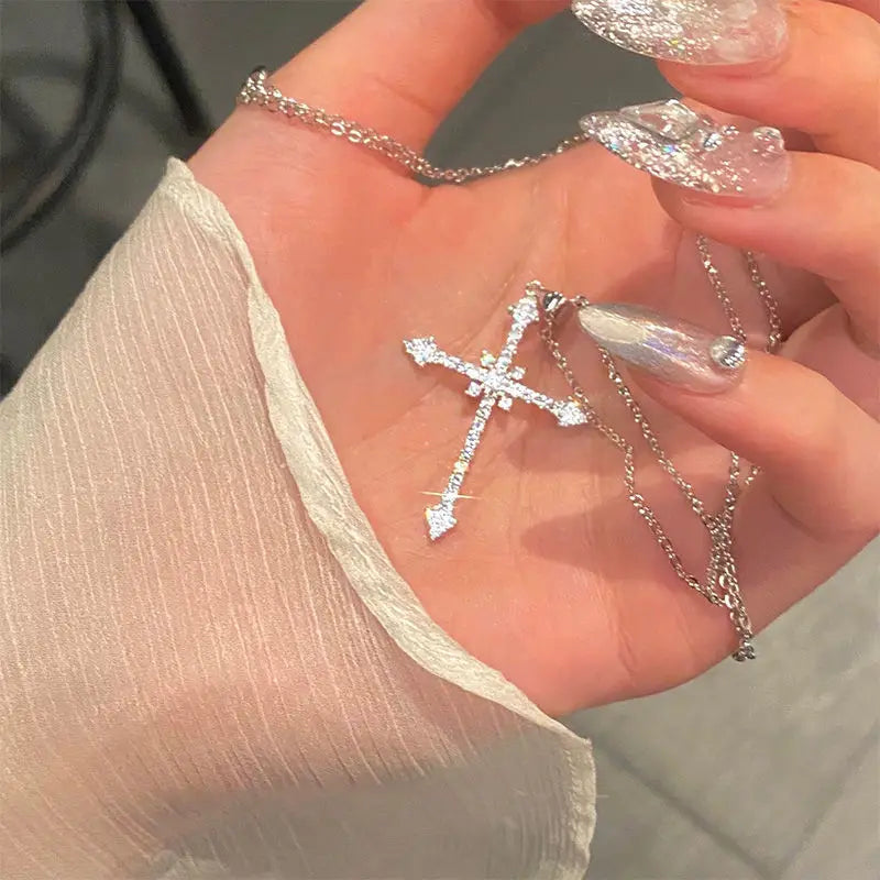 New Luxury White Round Moonstone Pendant Necklaces Women Fashion Jewelry Choker Clavicle Chain Short Charm Necklace