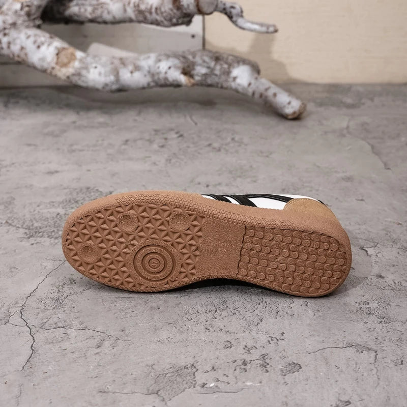 Women Sneakers 2025 Spring New Luxury Flat Loafers Comfortable Slip on Soft Female Sneakers Lightweight Outdoor Shoes for Women