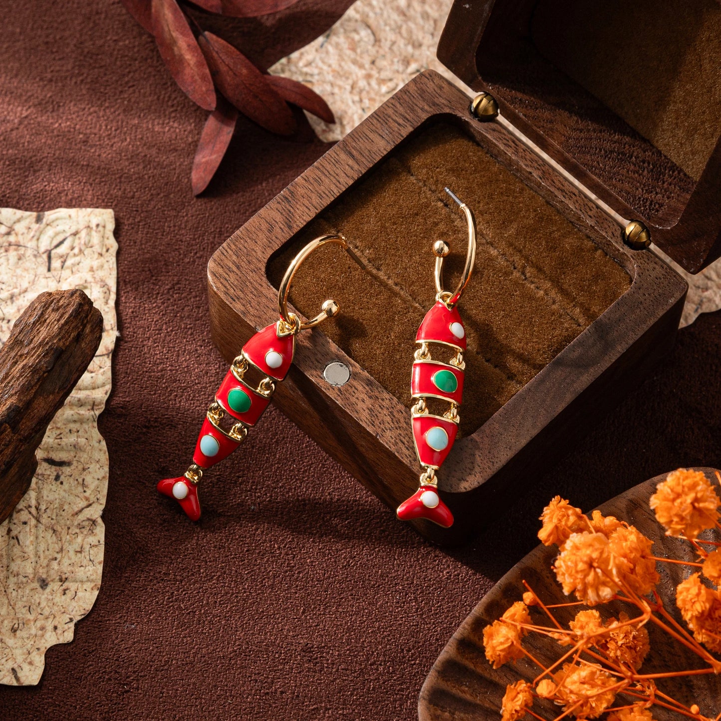 Golden fish shaped colorful oil dripping small fish earrings handmade DIY pendant accessories earrings womana