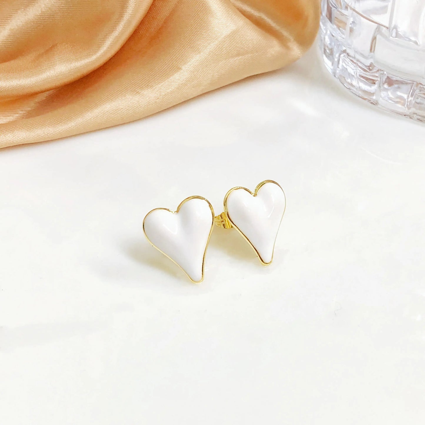 Enamel Oil Heart Stud Earrings for Women Girls New Fashion Party Golden Color Love Earrings Cute Romantic Jewelry Fine Gift