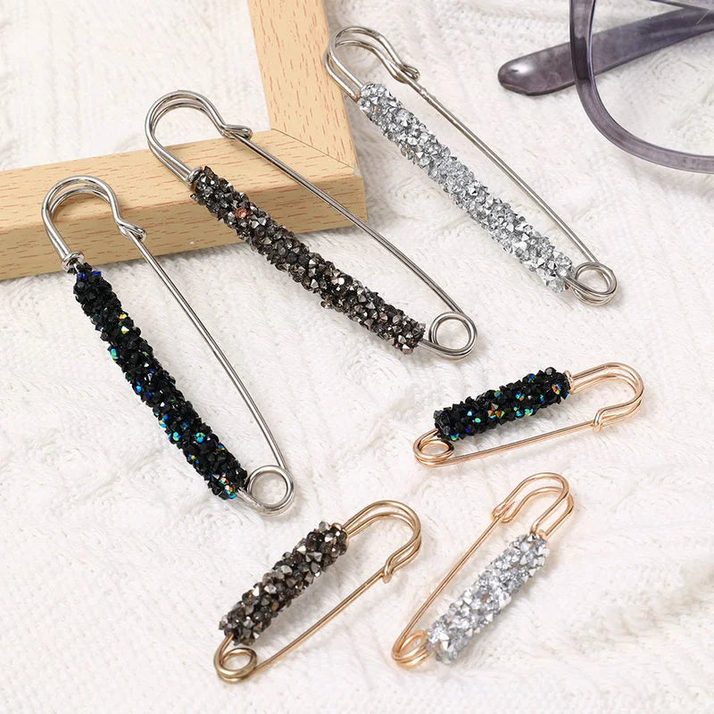 Fashion Crystal Pin Waist Buckle Fixed Strap Charm Safety Brooch Anti Fall Sweater Cardigan Clip Chain Pearls Brooches Jewelry