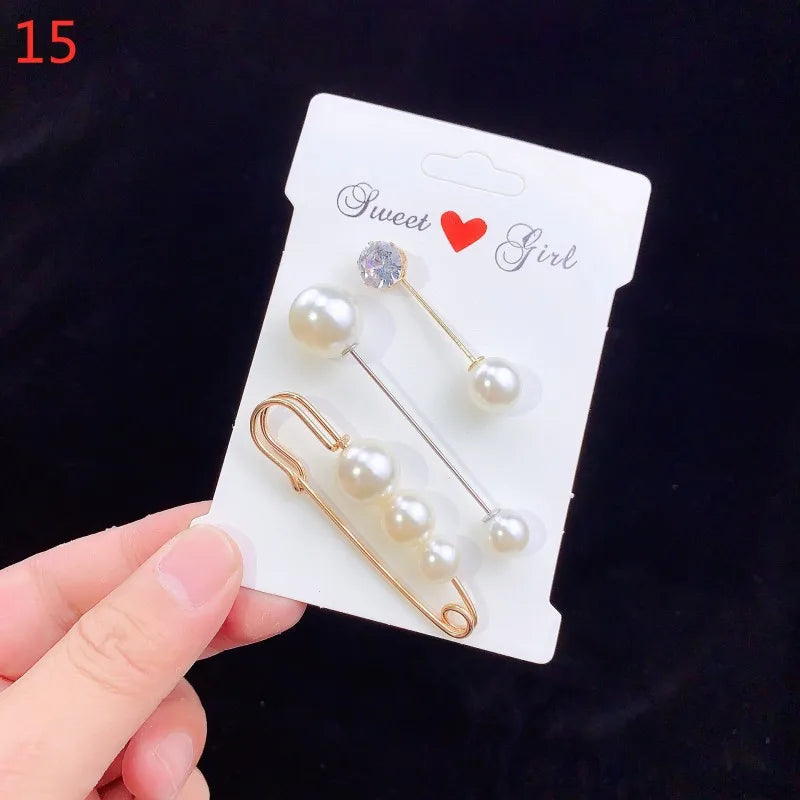 Fashion Crystal Pin Waist Buckle Fixed Strap Charm Safety Brooch Anti Fall Sweater Cardigan Clip Chain Pearls Brooches Jewelry