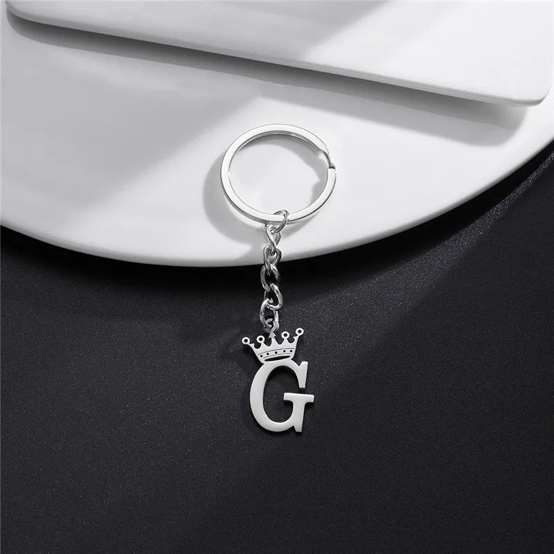 Fashion Crown A-Z Letters Pendant Keychains for Lovers Silver Color 26 Alphabet Keyring Women Car Key Ring Unique Name Jewelry