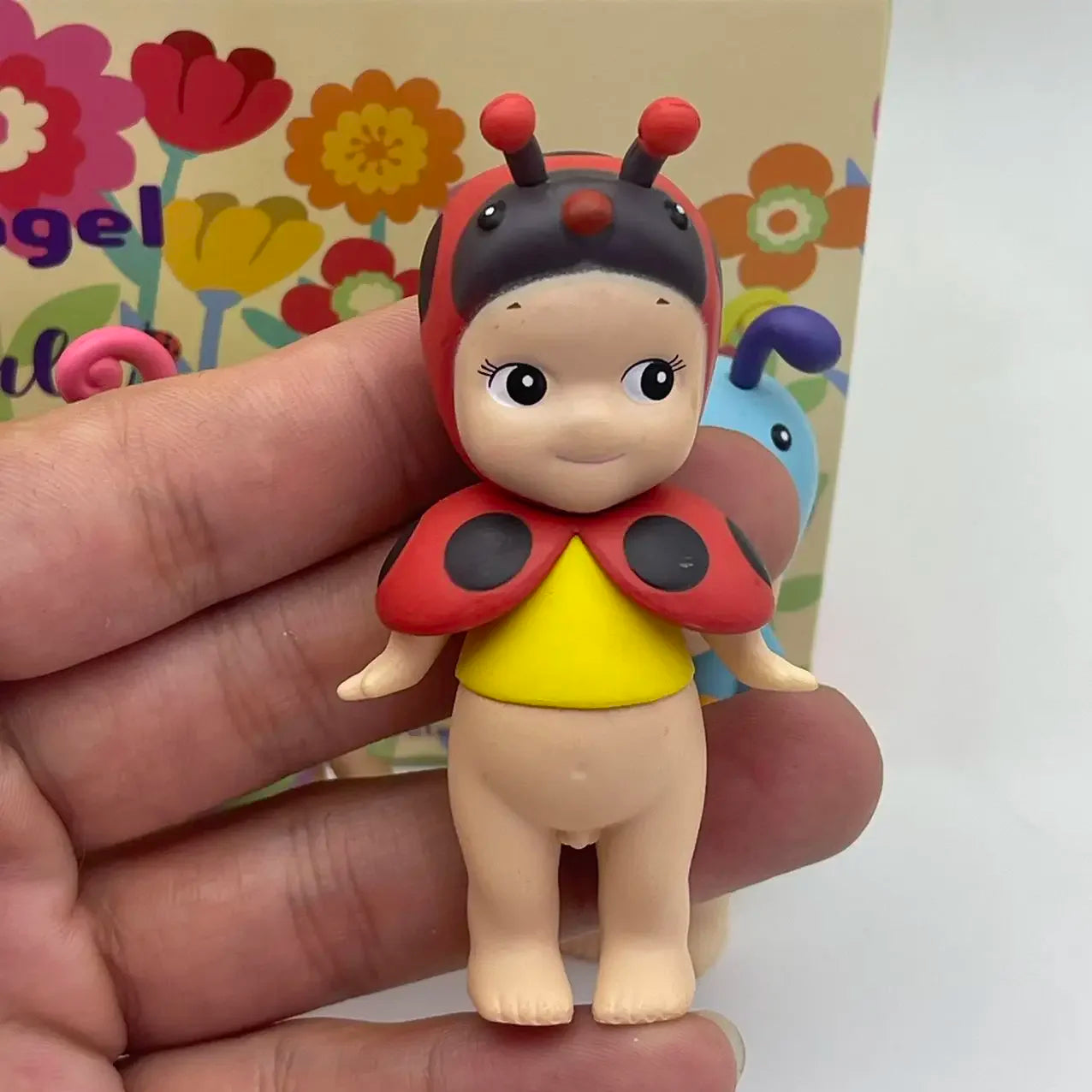 ソニーエンジェル ブラインドボックス ミニフィギュア バグズワールド限定シリーズ アニメフィギュア かわいい人形 子供用 クリスマス 誕生日 ギフト 6個