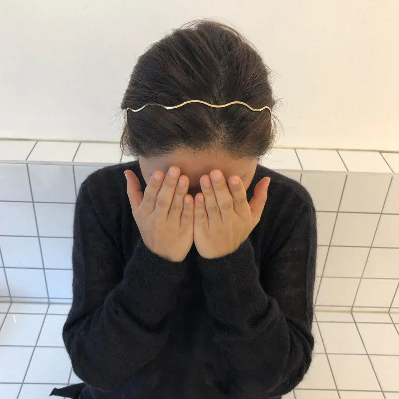 2025 New Fashion Women Gold Metal Wave Bending Hairbands Geometric Thin Headbands Elegant Headdress For Daily Party