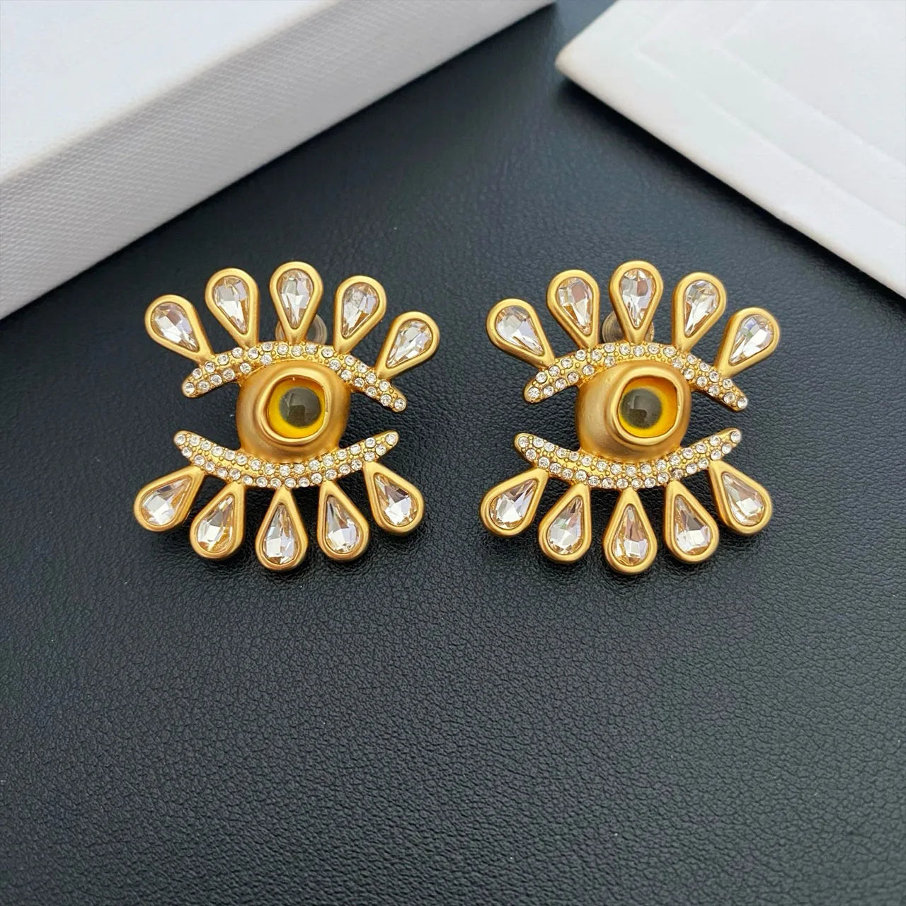 New Jewelry & Accessories Retro Style Eye Shaped Crystal Ear Clip Earrings For Women's Parties & Gifts