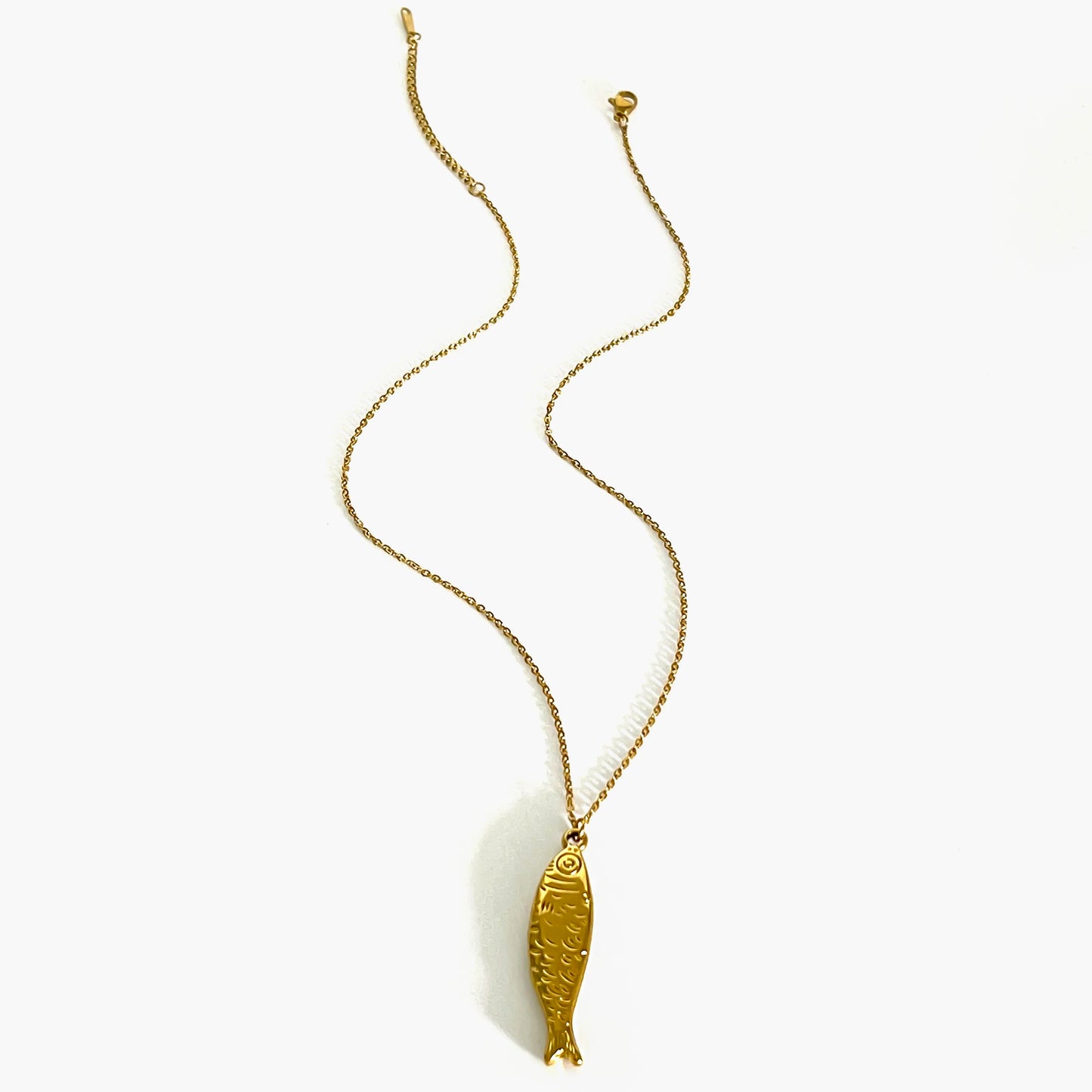 Peri'sbox Boho Colorful Acrylic Beaded Chain for Women 18K Gold Plated Solid Fish Pendant Necklace Waterproof Stackable Jewelry