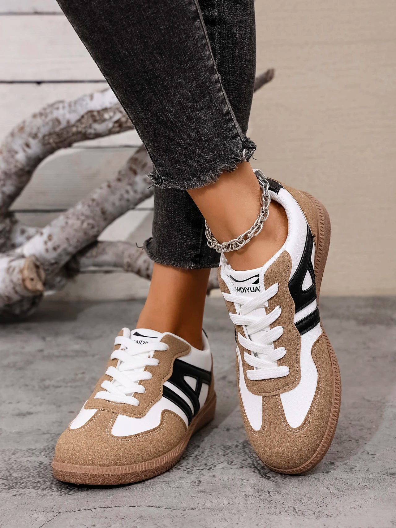 Women Sneakers 2025 Spring New Luxury Flat Loafers Comfortable Slip on Soft Female Sneakers Lightweight Outdoor Shoes for Women