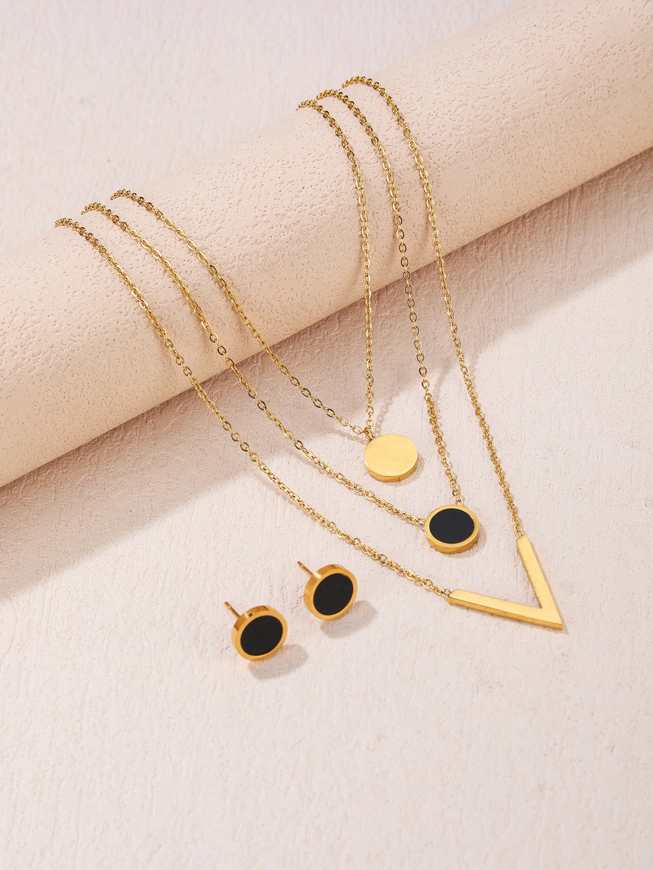 3 piece set for women 18K gold-plated stainless steel V-shaped shell drop oil stack wear necklace earrings Mother's Day gift