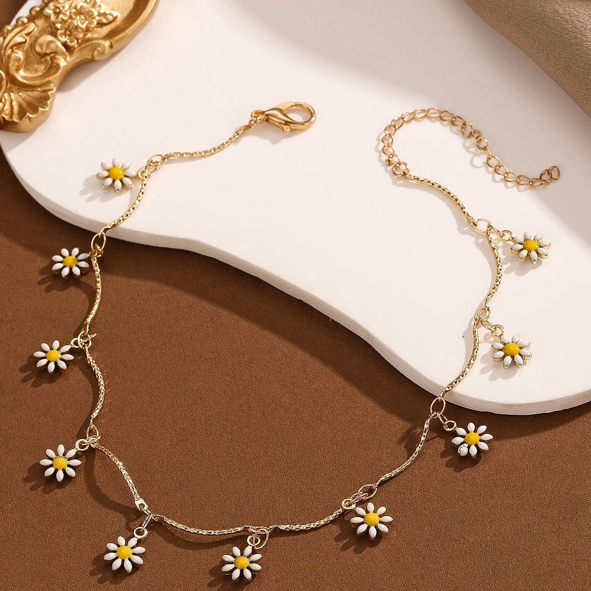 Kinitial Sweet Daisy Flower Anklets For Women Chain Sunflower Floral Boho Foot Chain Barefoot Ankle Bracelet Jewelry