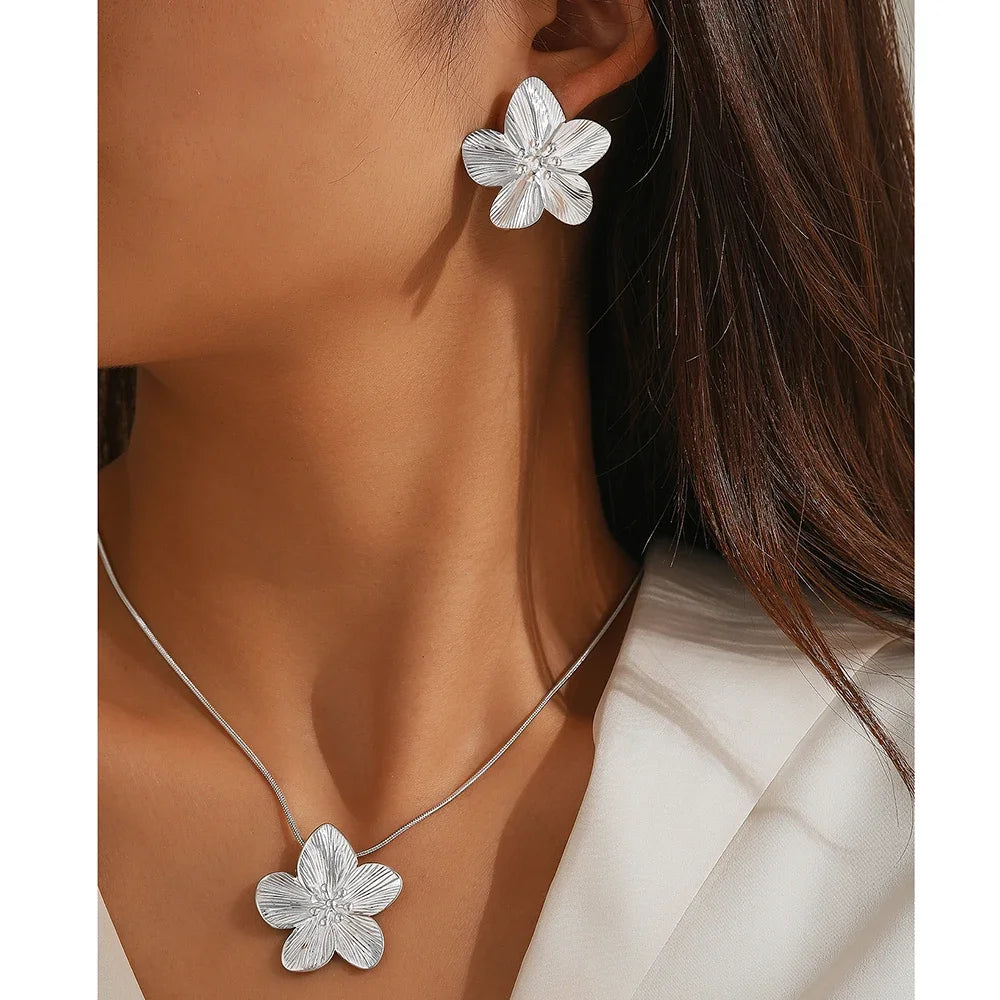 LUXUKISSKIDS 2PC Women's Fashion Trendy Stainless Steel Flower Earrings Necklace Set Gold-Plated Jewellry Party Dressing Gifts