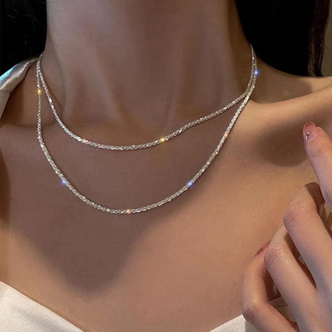 シルバーカラーの輝くネックレス、女性用、トレンドの鎖骨チェーンチョーカー、女の子向け、韓国風ウェディングパーティージュエリーアクセサリー