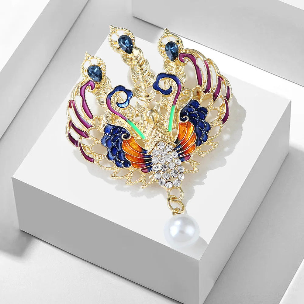 Elegant Classic Crystal Peacock Shining Brooch Pin For Women High-end Exquisite Banquet Party Animals Badges Jewelry Gift