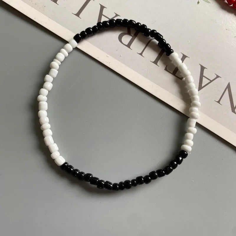女性用ホワイトアンクレット、カラフルなファッションガール、小さなシードビーズフットブレスレット、イエローボヘミアンアンクレット、ギフトジュエリー