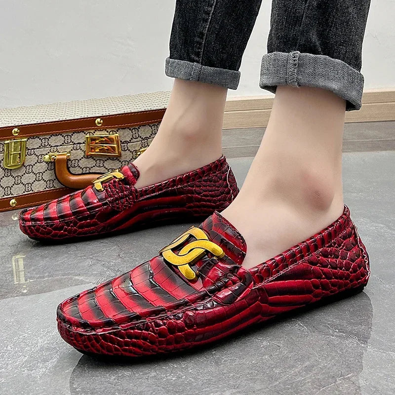 新作レザーローファー メンズ ハンドメイド ドライビングシューズ スリッポンシューズ 男性 高品質 快適 大きいサイズ クラシック カジュアル メンズローファー
