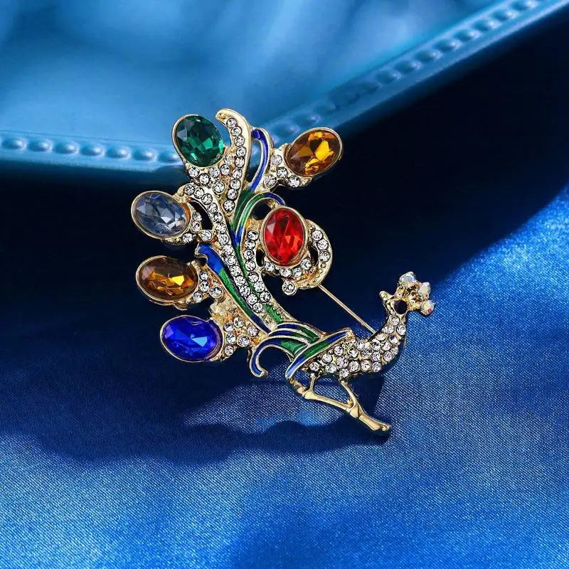Elegant Classic Crystal Peacock Shining Brooch Pin For Women High-end Exquisite Banquet Party Animals Badges Jewelry Gift
