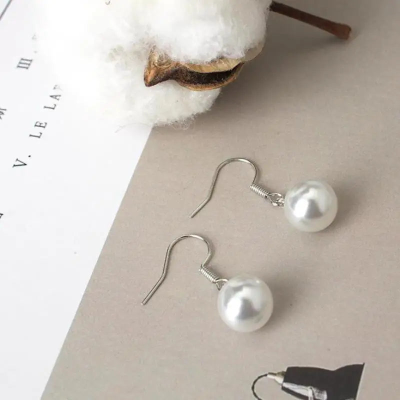Korean Fashion Pearl Drop Earrings For Women Jewelry 2025 Trending New Luxury Women's Silver Plated Pearl Earrings Pendientes