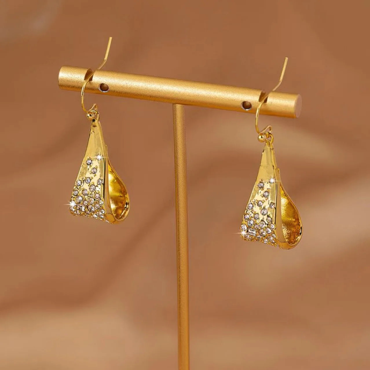 Original design of copper gold-plated full diamond ear hooks by European and American geniuses