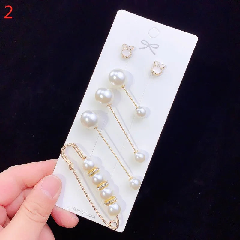 Fashion Crystal Pin Waist Buckle Fixed Strap Charm Safety Brooch Anti Fall Sweater Cardigan Clip Chain Pearls Brooches Jewelry