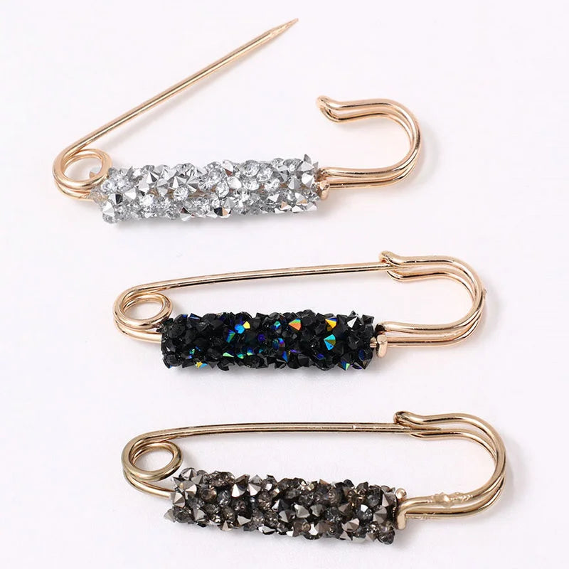 Fashion Crystal Pin Waist Buckle Fixed Strap Charm Safety Brooch Anti Fall Sweater Cardigan Clip Chain Pearls Brooches Jewelry