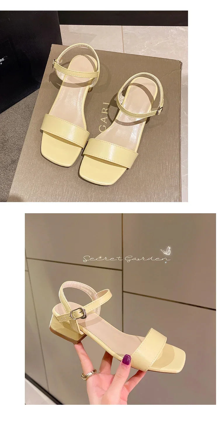 夏の女性用サンダル、女性用の新しい厚底サンダル、ネットセレブ、バックル付きの優しいワンライン、妖精スタイル
