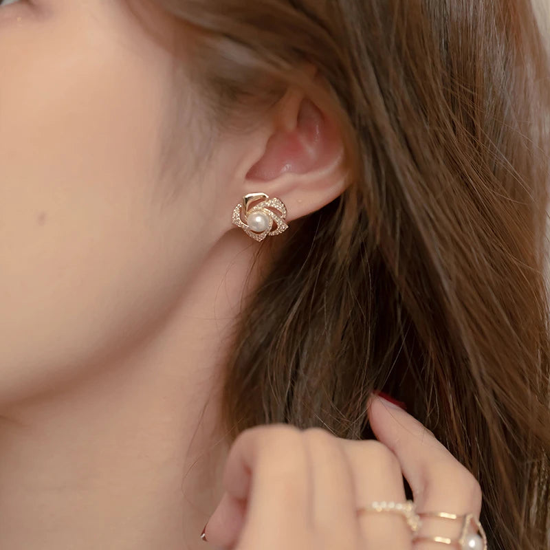 925 Silver Needle Korean Fashion Crystal Flower Earrings For Women Jewelry 2025 Trending New Women's Pearl Stud Earrings Brincos