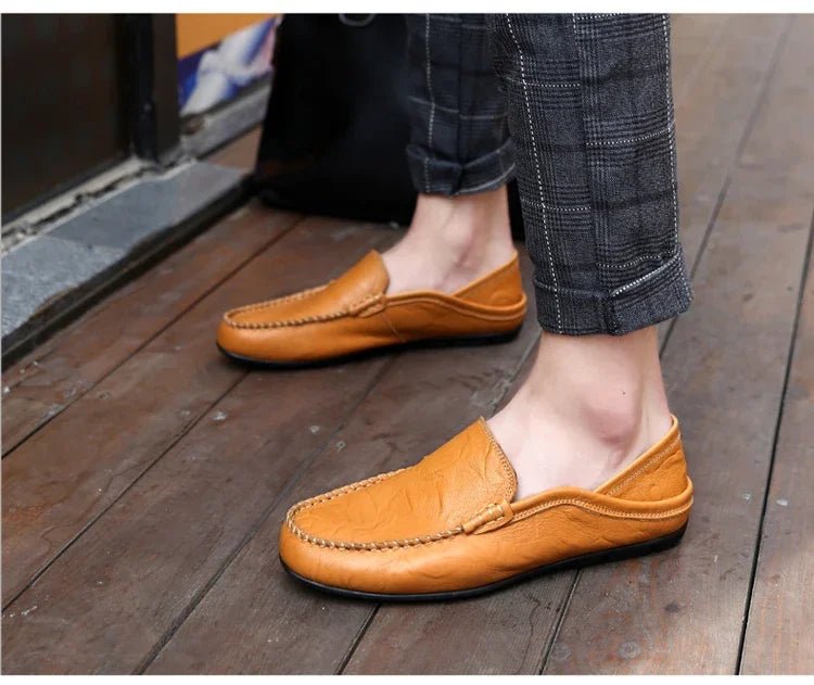 Men Loafers 2024 New Leather Shoes Men‘s Casual Shoes Moccasins Breathable Sneakers Men Driving Shoes Comfort Flats Plus Size 46