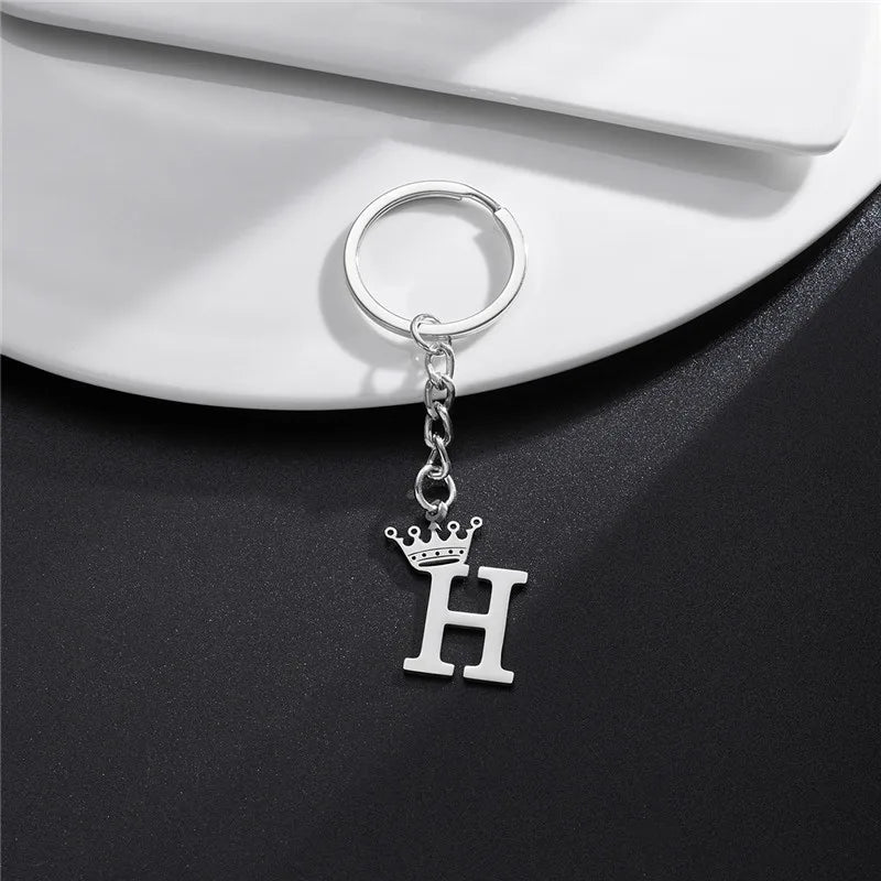Fashion Crown A-Z Letters Pendant Keychains for Lovers Silver Color 26 Alphabet Keyring Women Car Key Ring Unique Name Jewelry