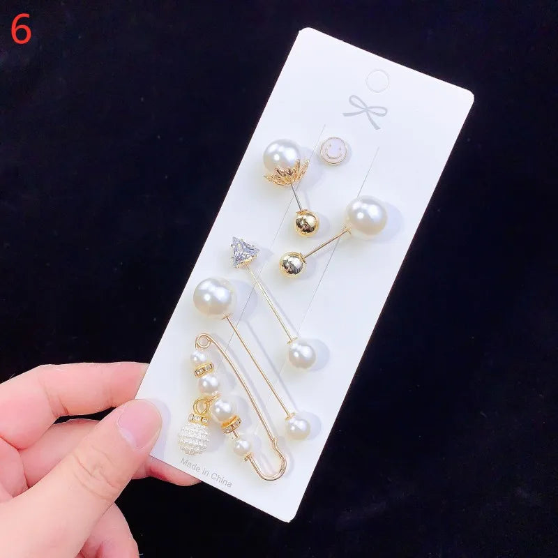 Fashion Crystal Pin Waist Buckle Fixed Strap Charm Safety Brooch Anti Fall Sweater Cardigan Clip Chain Pearls Brooches Jewelry