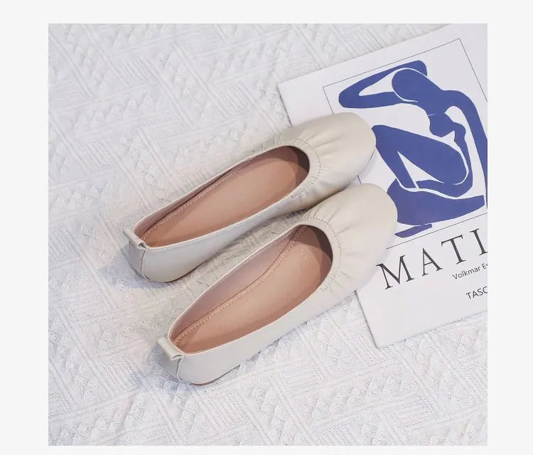 Women's Flats – 2025 Autumn New Trendy Retro Fashion Low-Heel Casual Commuting Leather Loafers (Driving Shoes for Petite Women)
