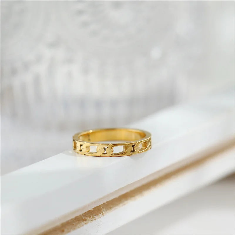 Vintage French Hollow Chain Twist Ring Women's Fashion Personality Party Ring Simple Titanium Steel Jewelry 18K Gold Plated