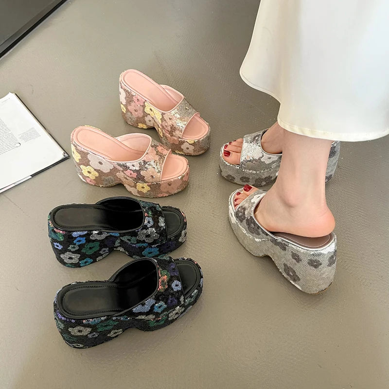Slippers Women Summer On A Wedge Luxury Slides Shoes Flower Platform Pantofle Designer 2025 Floral Bling Fashion Shoes Woman's S