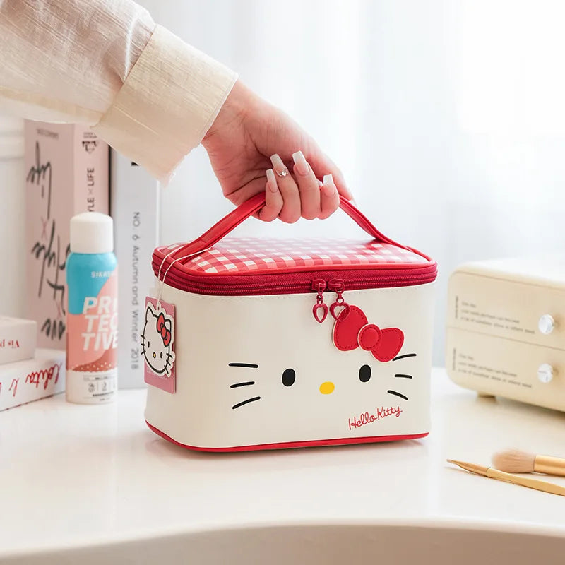 Sanrio Kuromi Hello Kitty Cinnamoroll シンプルでかわいいキャラクター メイクポーチ 大容量 高い美観 旅行用ポータブル収納バッグ
