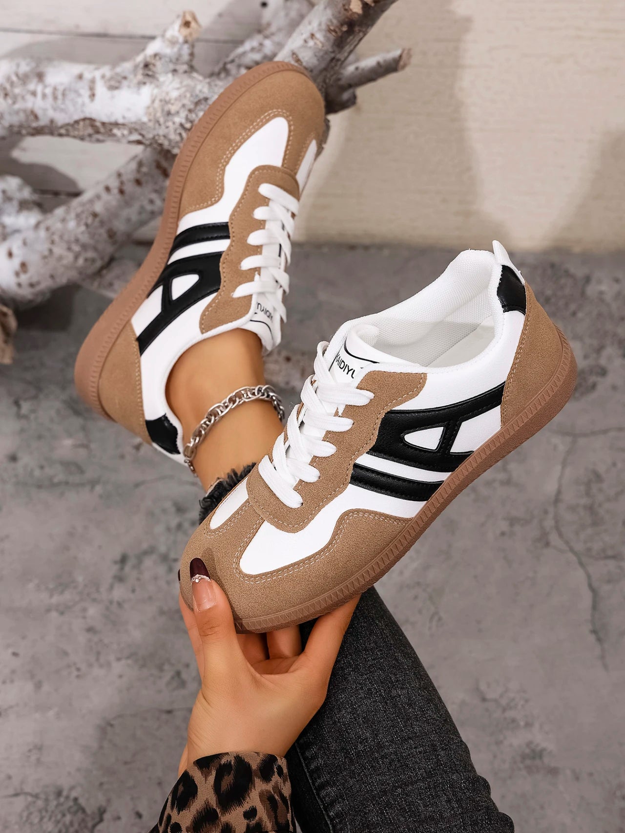 Women Sneakers 2025 Spring New Luxury Flat Loafers Comfortable Slip on Soft Female Sneakers Lightweight Outdoor Shoes for Women