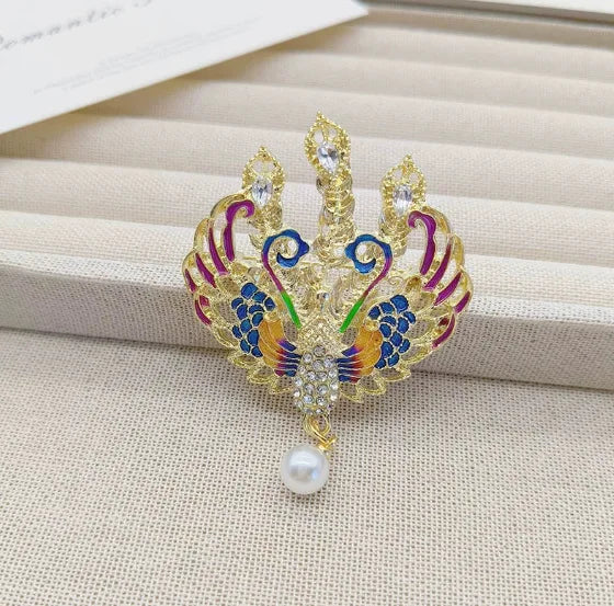 Elegant Classic Crystal Peacock Shining Brooch Pin For Women High-end Exquisite Banquet Party Animals Badges Jewelry Gift