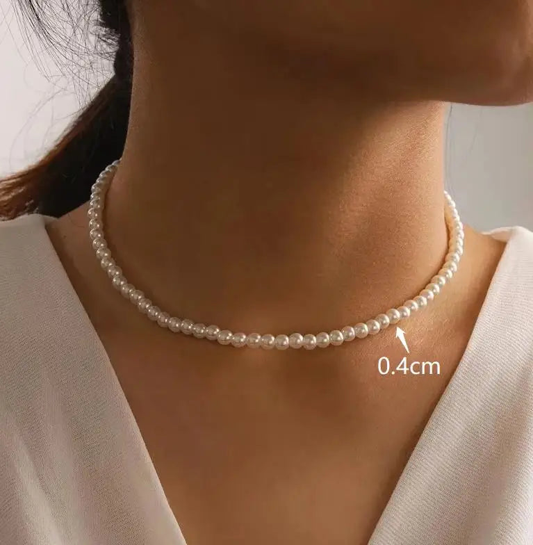 女性のための新しいファッションシンプルなイミテーションパールチョーカーネックレスヴィンテージエレガントなビーズの気質ネックレスウェディングパーティージュエリー