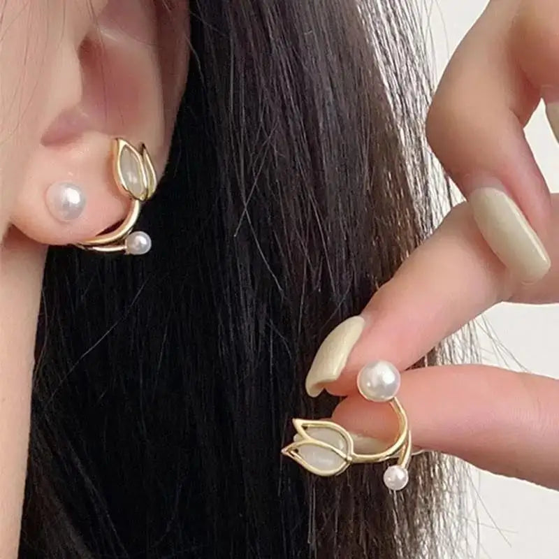 925 Silver Needle Korean Fashion Bowknot Tulip Earrings For Women Jewelry 2025 Trending New Women's White Flower Earrings Brinco