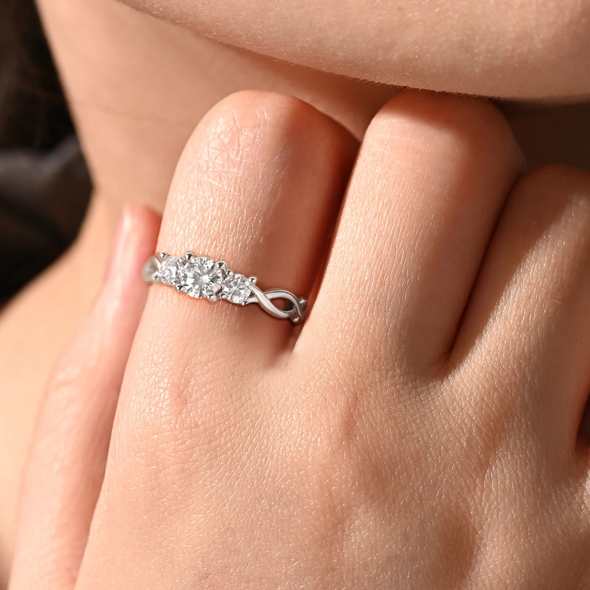 Total 0.9CT Moissanite Ring 100% S925 Sterling Silver for Women Female Eternity Sparkling Classic Band Wedding Rings Jewelry