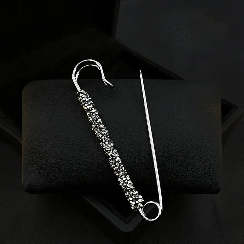 2Pcs Women's Brooch Tighten Waist Brooches for Women Skirt Pants Jeans Adjustable Waist Clip Crystal Pins Clothing Accessories