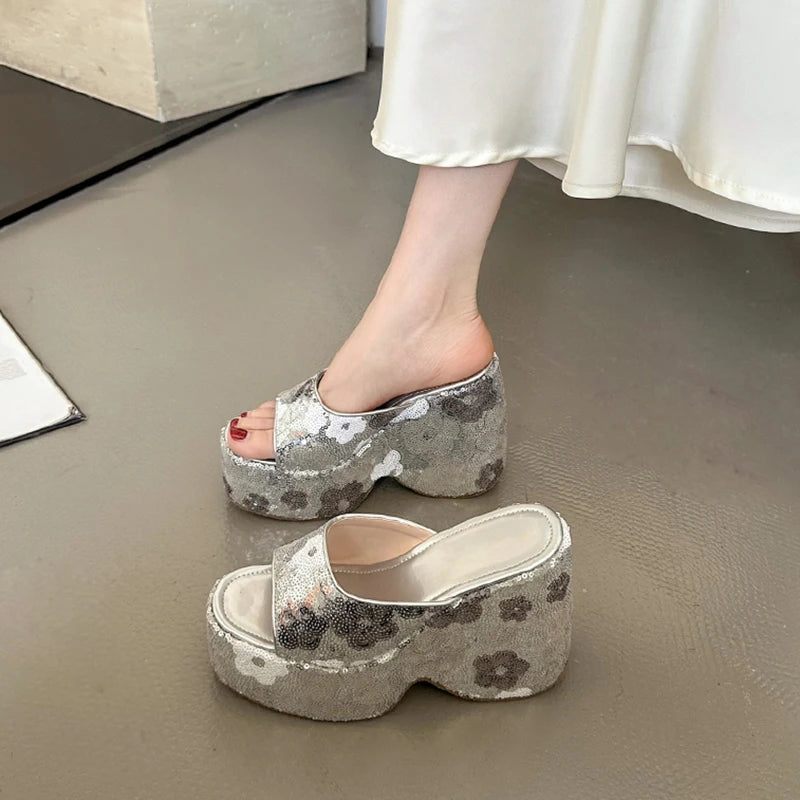 Slippers Women Summer On A Wedge Luxury Slides Shoes Flower Platform Pantofle Designer 2025 Floral Bling Fashion Shoes Woman's S