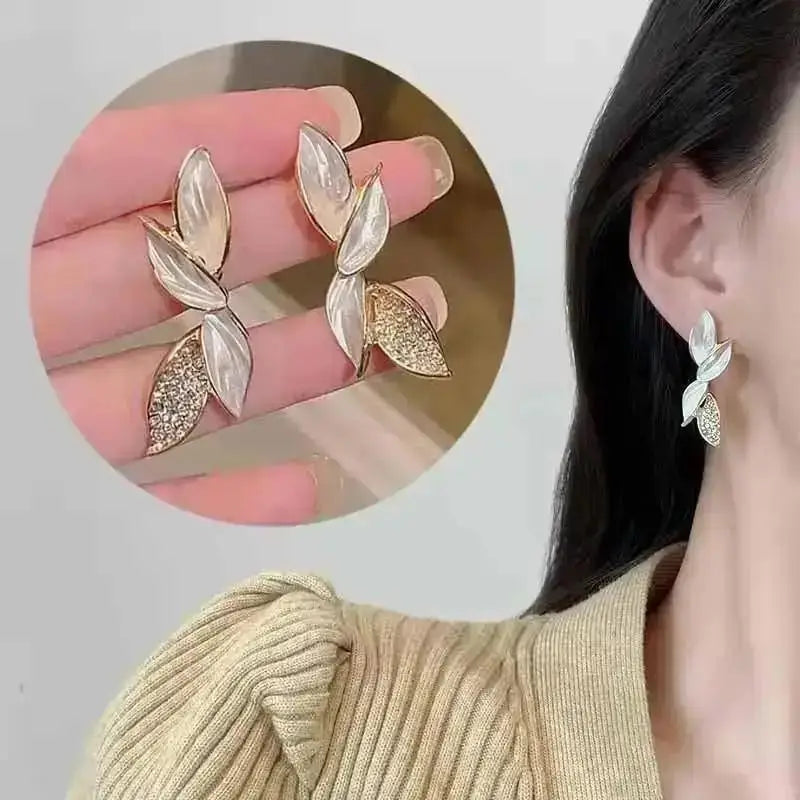 925 Silver Needle Korean Fashion Water Drop Pearl Earrings For Women Jewelry 2025 Trending New Women's Elegant Palace Earrings