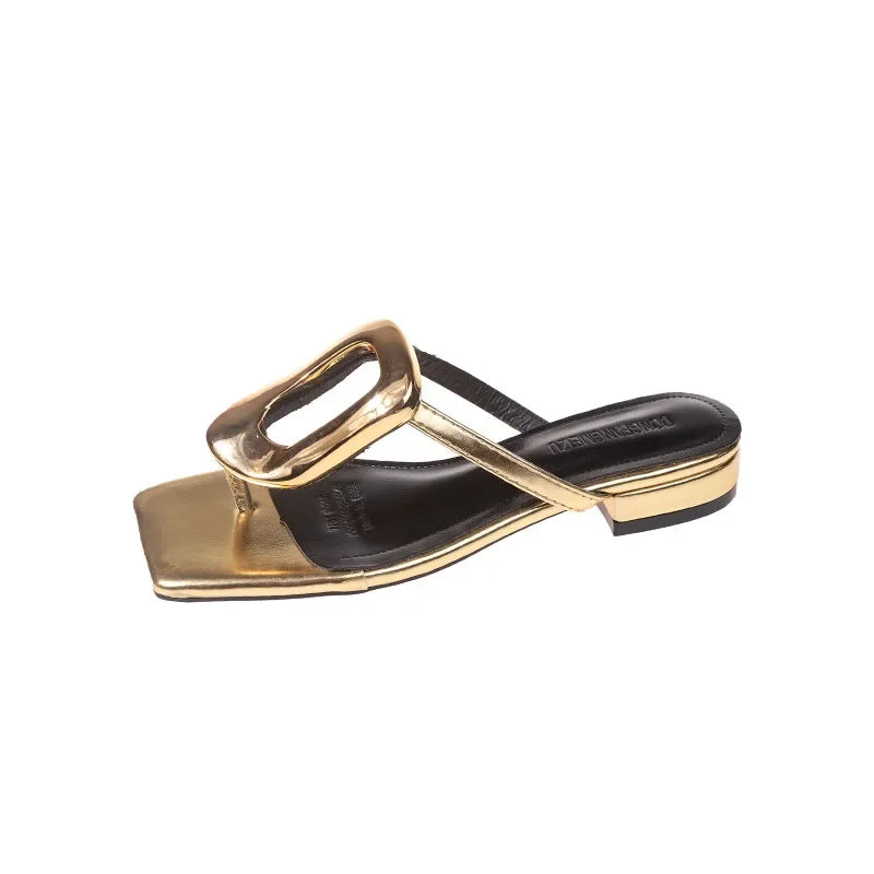 Flats 2024 Women Flip Flops New Summer Casual Slides Beach Ladies Slippers Outside Metal Decoration Female Shoes for Slippers