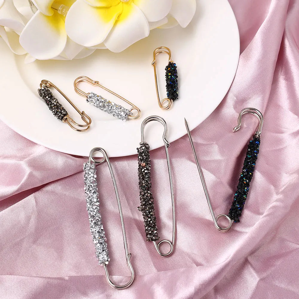 2Pcs Women's Brooch Tighten Waist Brooches for Women Skirt Pants Jeans Adjustable Waist Clip Crystal Pins Clothing Accessories